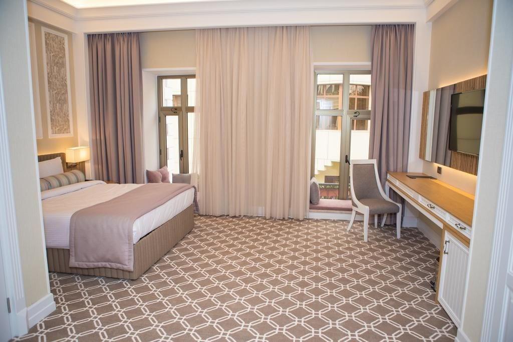 فندق ثياتروم باكو المظهر الخارجي الصورة A room at the hotel